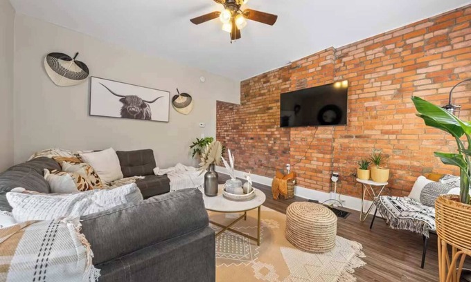 Downtown Columbus Casa | Sophisticated Boho Condo Walkable Columbus