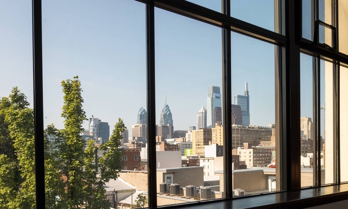 West Poplar Apartamento | Sosuite 2BR Apt w Balcony W D Gym On-site Bar