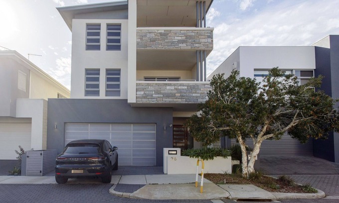 North Coogee Villa | South Beach Luxury Villa