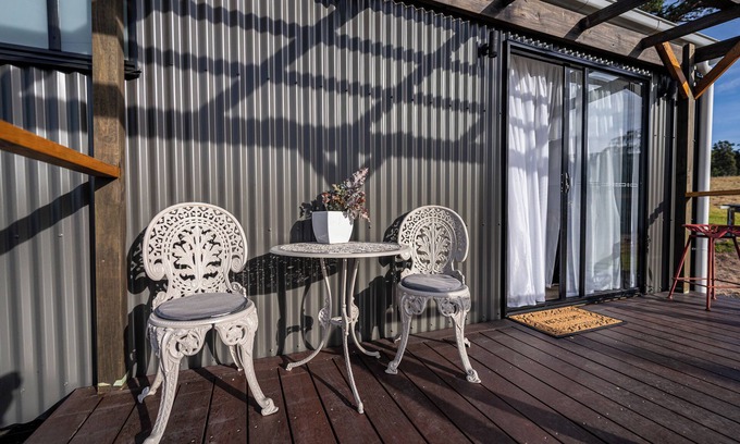 Brogo Cama Y Desayuno | South Coast Off Grid Tiny with all the Extras!