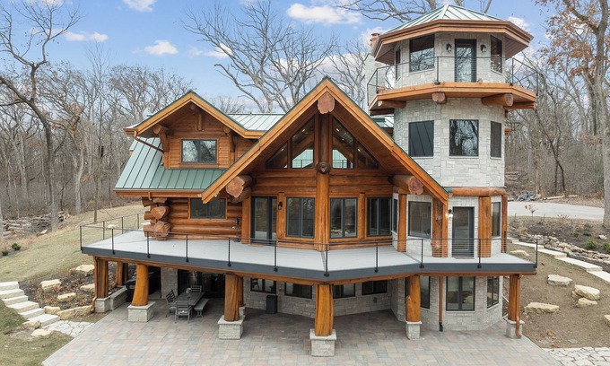 Zenda Casa | South Elder Acres: Log Cabin w/ Indoor Pool