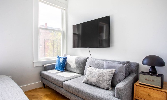 Columbus Apartamento | South End Studio, steps from Northeastern, Restaurants by Blueground