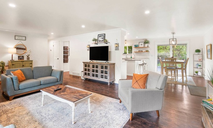 Moran Prairie Casa | South Hill | Perfect For Family | Fenced Yrd | BBQ