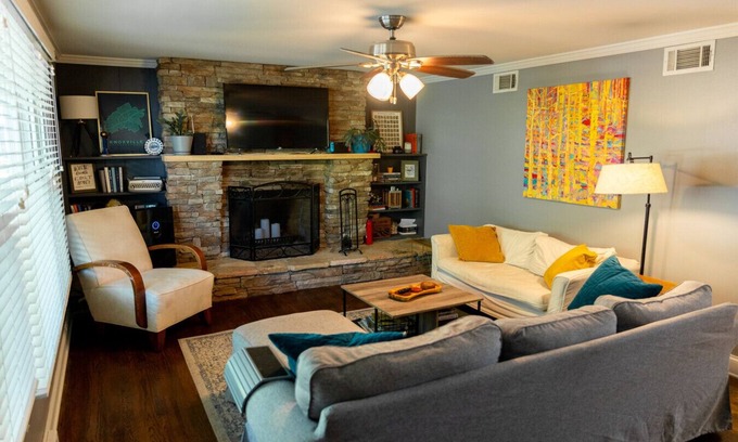 Knoxville Casa | South Knox Spot | Grill, Outdoor Pool & Lounge!