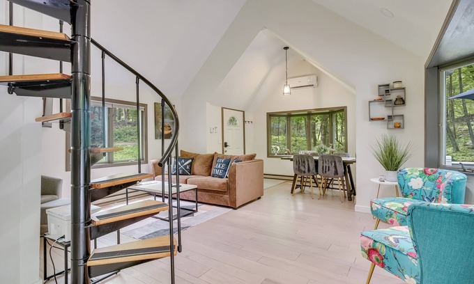 South Salem Cabaña | South Salem Vacation Rental w/ Furnished Deck!