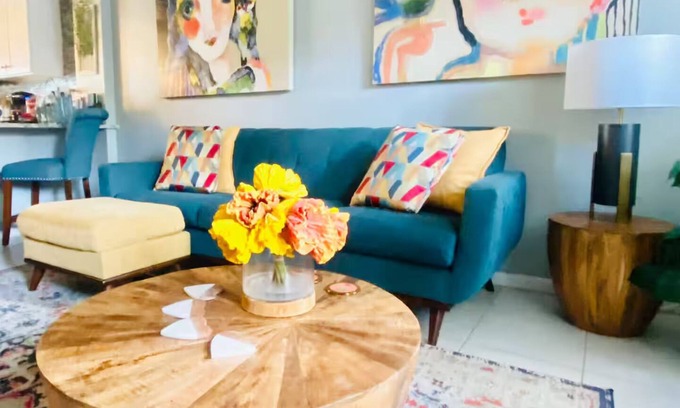 Courier City - Oscawana Casa | South Tampa Soho Experience Walkable to Nightlife,Shops,Restaurants,Downtown