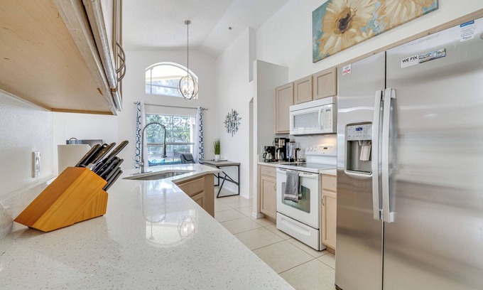 Haines City Cabaña | Southern Dunes Family Retreat: Hot Tub & Game Room