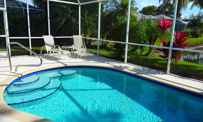 Falcons Glen Casa | Recién remodelado! Hermosa casa del sur de exposición con piscina privada