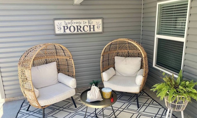 Fayetteville Casa | Southern feel brand new house with a modern touch