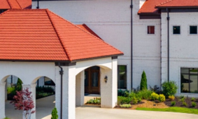 Lawrence County Apartamento | Southern Tennessee Getaway - Pool/ bowling alley/putting greens/dinner theater