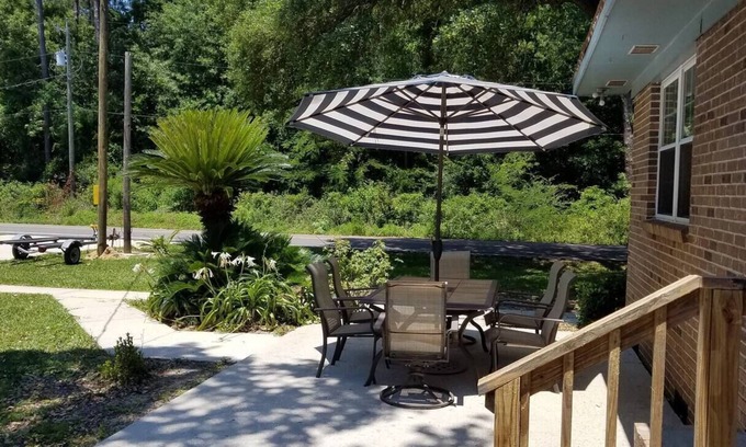 Lillian Casa | Southern Wind House in quaint & cozy Lillian, AL FREE Boat Storage