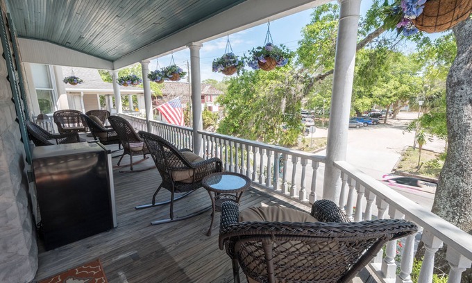 Downtown Historic District Cama Y Desayuno | Southern Wind Inn Bed & Breakfast