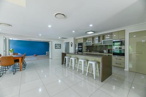 Dubbo Casa | Southlakes Haven - Lake Views, Pet Friendly