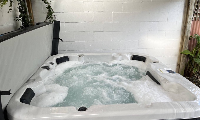 Petone Casa | Spa by the Sea -ideal for Family Holidays, Business Travel, or Away With Friends