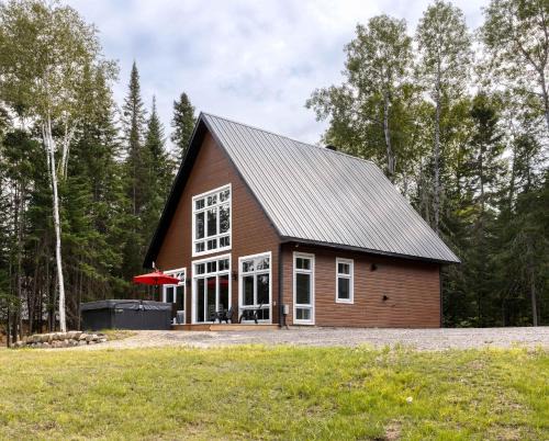 Saint-Michel-des-Saints Chalet De Esquí | Spa Nature & Adventure - Rustique Chalet