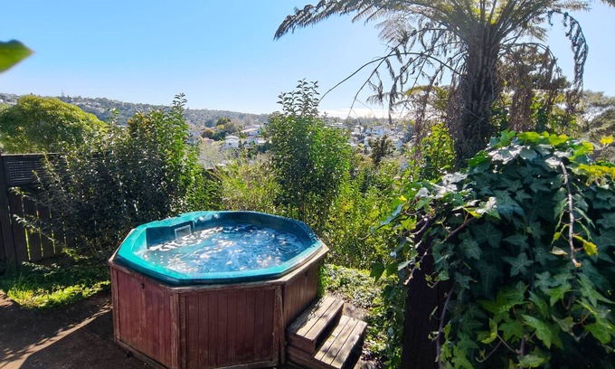 Glenfield Casa | Spa Nest Glenfield｜Spacious 7BR Retreat｜Movie Lounge｜Nice Big Garden｜Kids’ Zone