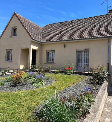 Luche-Pringe Casa | Spacieuse maison de village