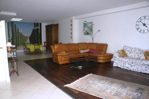 Bessan Casa | Spacieuse maison de village climatisée avec jardin patio