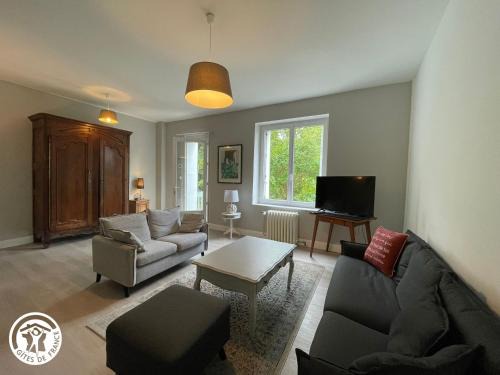 Cheffois Casa | Spacieux gîte proche de sites naturels avec terrasse et jardin - FR-1-426-588