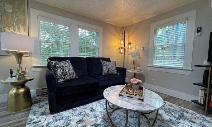 Edgecomb Cabaña | Spacious 1 Bedroom Close to Everything 4