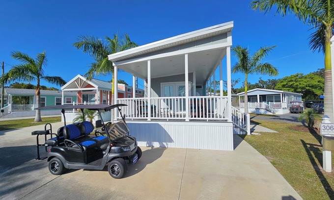 Kissimmee Complejo | SPACIOUS 1 BEDROOM HOUSE GOLF CART IN DISNEY AREA 5 STAR RATED MILL CREEK RESORT