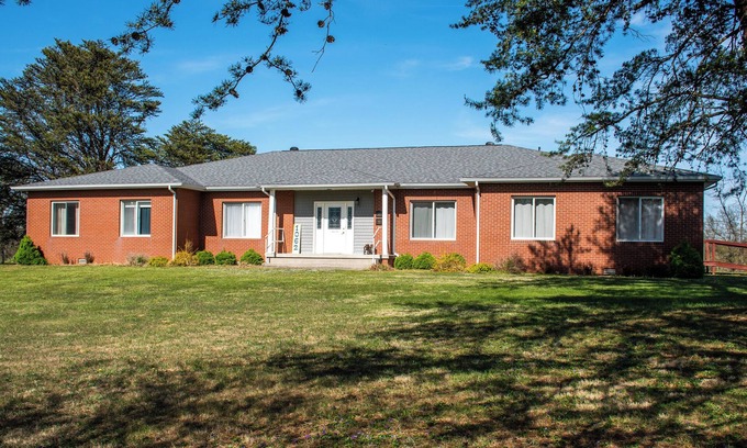 Barnhill Casa | Spacious 10 Bedroom Home-Perfect for Large Groups