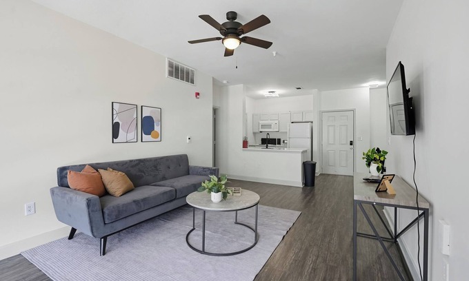 University District Apartamento | Spacious 2-Bedroom Apartment in Memphis