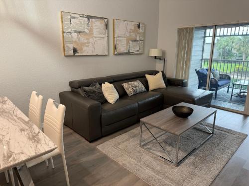 Naples Apartamento | Spacious 2 bedroom Lely Resort condo Naples FL