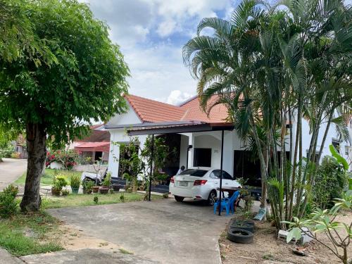 Thong Chai Casa | Spacious 2-bedroom villa near beach