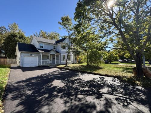Alcona Apartamento | Spacious 2-BR Basement Suite Near Lake Simcoe & Beach Park