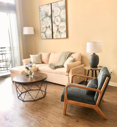 Del Rey Apartamento | Spacious 2B 2B Pool View Loft Apartment in Marina Del Rey