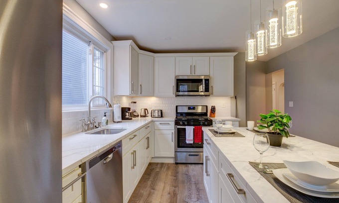 Roxbury Apartamento | Spacious 2bd/1ba | Free Parking | 3D TOUR 3581