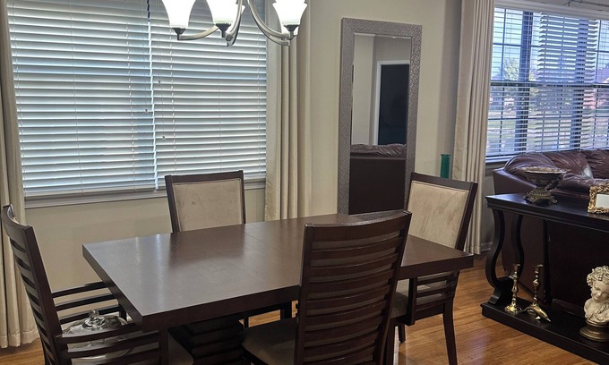 Schererville Casa | Spacious 2BR/2BA Home w/ Modern Comforts – Near Chicago & Indiana Dunes!