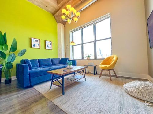 Near South Side Apartamento | Spacious 2BR South Loop with Skyline view, Optional Parking and Gym Access Near McCormick Place and Soldier Field