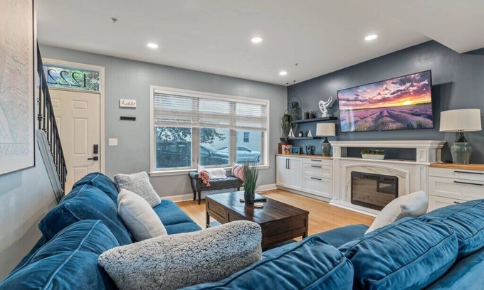 Point Breeze Casa | Spacious 3 BDR Home | Home Theatre | Pool Table