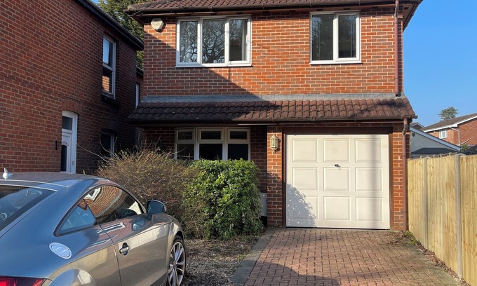 Southampton Casa | Detached Bassett House. Close to Southampton Hospital and City Centre.