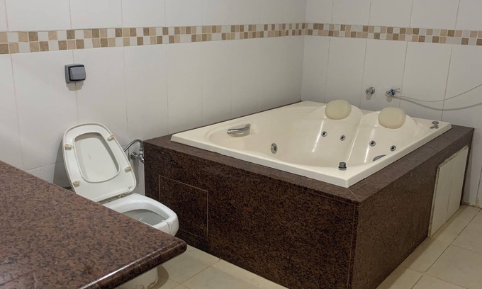 Paranoa Casa | Spacious 3-bedroom house in lovely Jardim Botanico with WiFi, AC