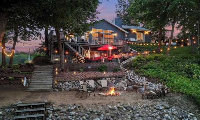 Detroit Lakes Casa | Spacious 3-bedroom year around Cabin near Detroit Lakes on Scenic Pelican Lake