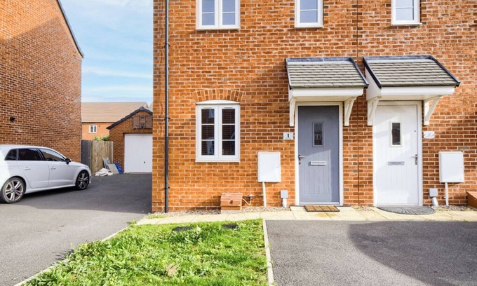 Cranfield Casa | Spacious 3-Bedroom House | Wi-Fi | Serviced Stays