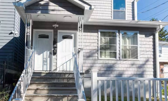 Lower Vailsburg Apartamento | Spacious 3-bedroom with AC and WiFi in fabulous Newark