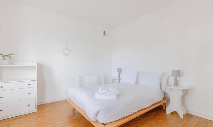 Brixton Hill Apartamento | Spacious 3BD Flat w Garden, Near Clapham Common