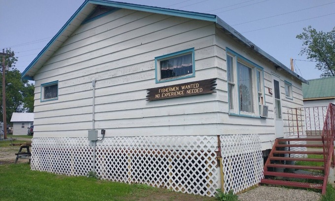 Federal Dam Cabina | Spacious 3br cabin 4 blks from Leech Lake. All appliances and spectacular patio!