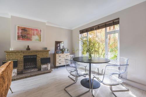Richmond-upon-Thames Casa | Spacious 3BR Home Huge Garden Free Parking