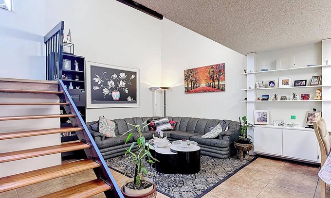 Fontainebleau Casa | Spacious 3BR Home in Miami with Pool and Tennis