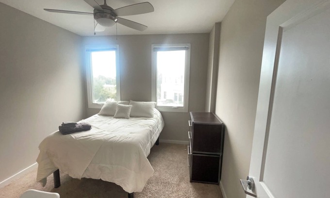 Kayton - Frazier Area Apartamento | Spacious 4 Bed/4 Bath Apt in Savannah's Historic District