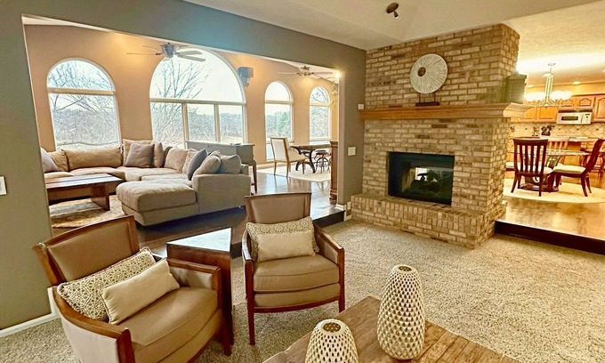 West Omaha Casa | Spacious 4-Bed Family Home + Park Views