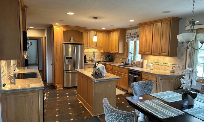 Menomonee Falls Casa | Spacious 4-bedroom house in terrific Menomonee Falls with WiFi, AC