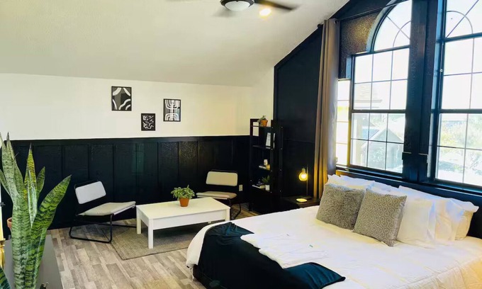 El Paso Casa | Spacious 4-bedroom house with AC and WiFi in pleasant El Paso