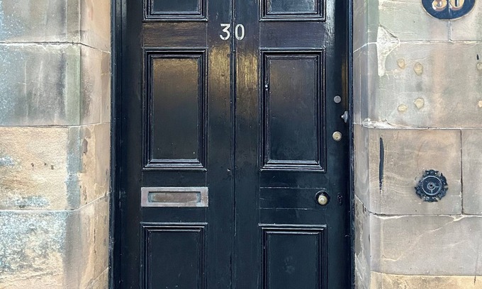 Cupar Casa | Spacious 4 bedroom townhouse with traditional features and private courtyard