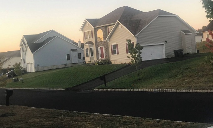 New Windsor Casa | Spacious 4-bedroom building with AC, fitness room in charming New Windsor